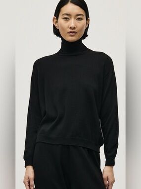 Babaa 100% Merino Wool Turtleneck Sweater Lightweight OS Black